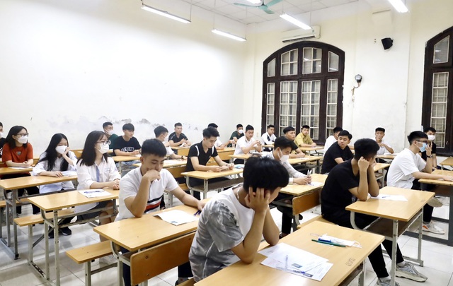 Năm 2023, Đại học Quốc gia Hà Nội tăng lệ phí thi đánh giá năng lực thế nào? - Ảnh 2.