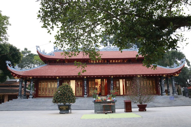 Lễ hội đền Đông Cuông: 300 phụ nữ dân tộc Tày tập luyện cho màn 'xòe cổ hầu Mẫu' - Ảnh 1.