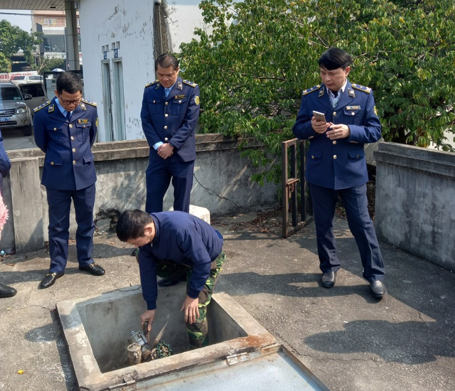 Lập 3 tổ công tác tăng cường kiểm soát, giám sát hoạt động kinh doanh xăng dầu tại Hà Nội - Ảnh 3.