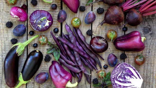 4 lợi ích sức khỏe đáng ngạc nhiên của thực phẩm màu tím có thể bạn chưa biết - Ảnh 1.
