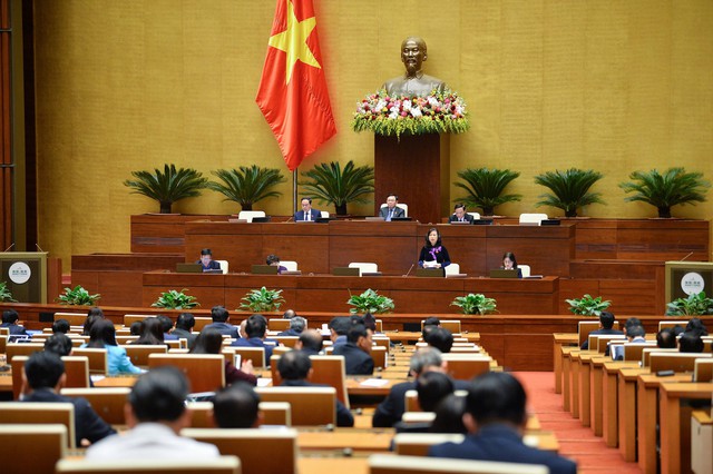 'Bộ Y tế đang xây dựng Thông tư, đưa COVID-19 trở thành bệnh nghề nghiệp được hưởng BHXH' - Ảnh 3.