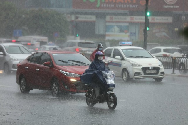 Miền Bắc tăng nhiệt, chuẩn bị đón mưa lớn - Ảnh 2.