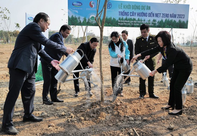 Vinamilk đồng hành cùng chuỗi hoạt động của CLB Báo chí Phát triển Xanh - Ảnh 5.