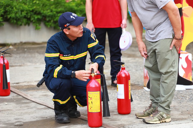 Công an khuyến cáo các cơ sở thu, mua phế liệu đảm bảo an toàn phòng cháy, chữa cháy - Ảnh 2.