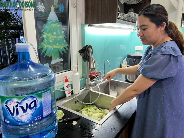 Thiếu nước sạch ở KĐT Thanh Hà, nhiều người nhập viện vì mắc các bệnh đường ruột  - Ảnh 1.