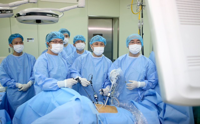 Bệnh viện Trung ương Huế giành giải nhất khu vực Đông Nam Á cuộc thi phẫu thuật nội cắt trực tràng - Ảnh 1.