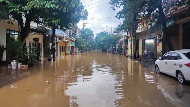 Mưa lớn gây ngập lụt, sạt lở ở Yên Bái, 2 người tử vong - Ảnh 1.