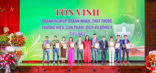 Dược phẩm Tâm Bình - Doanh nghiệp tiêu biểu vì sự nghiệp phát triển Y Dược cổ truyền Việt Nam - Ảnh 1.