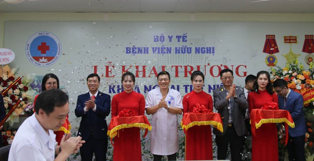 Bệnh viện Hữu Nghị thành lập Khoa Ngoại tiết niệu  - Ảnh 2.