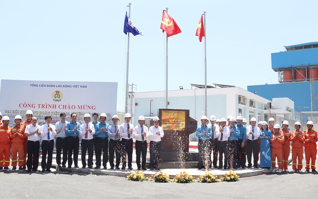 Gắn biển công trình Trạm biến áp 500kV Vân Phong và đấu nối - Chào mừng Đại hội XIII Công đoàn Việt Nam nhiệm kỳ 2023 - 2028- Ảnh 11.