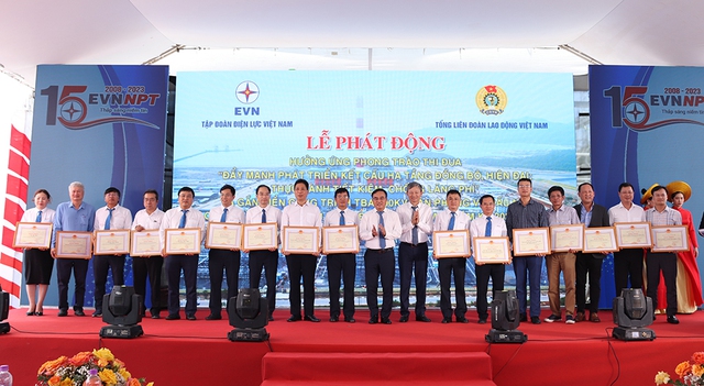 Gắn biển công trình Trạm biến áp 500kV Vân Phong và đấu nối - Chào mừng Đại hội XIII Công đoàn Việt Nam nhiệm kỳ 2023 - 2028- Ảnh 9.