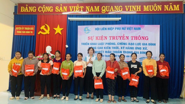 Ninh Thuận: Tích cực truyền thông tìm hiểu Luật phòng, chống bạo lực gia đình- Ảnh 1.