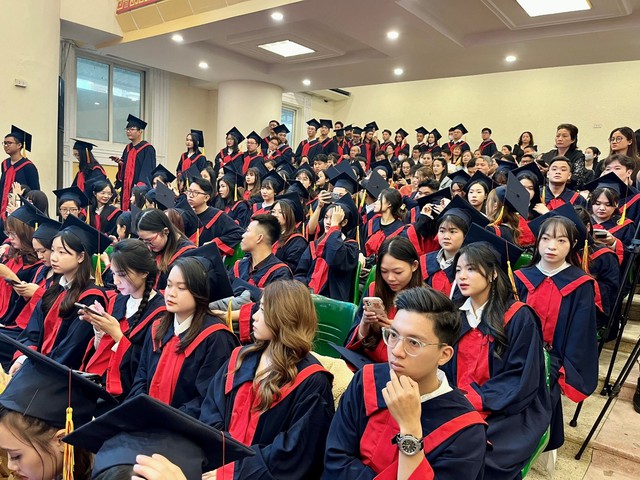 Đại học Kinh doanh và Công nghệ Hà Nội trao Bằng tốt nghiệp bác sĩ Y khoa, dược sĩ đại học và cử nhân điều dưỡng- Ảnh 3.