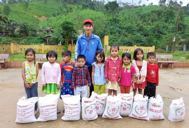 Những kỷ niệm khó quên trong hành trình đi 'cho máu' của thầy giáo vùng biên - Ảnh 6.