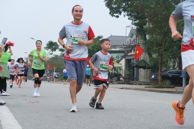 Những hình ảnh ấn tượng tại Giải chạy Nghi Xuân Half Marathon 2023- Ảnh 3.