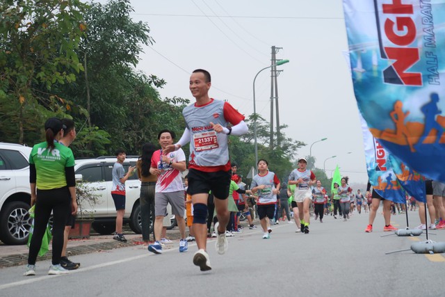 Những hình ảnh ấn tượng tại Giải chạy Nghi Xuân Half Marathon 2023- Ảnh 11.