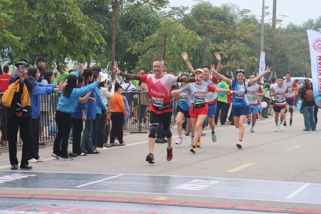 Những hình ảnh ấn tượng tại Giải chạy Nghi Xuân Half Marathon 2023- Ảnh 6.