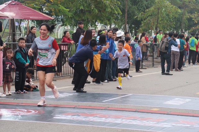 Những hình ảnh ấn tượng tại Giải chạy Nghi Xuân Half Marathon 2023- Ảnh 7.