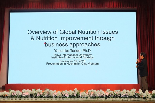 Giáo sư hàng đầu về dinh dưỡng từ Nhật Bản chủ tọa hội thảo quốc tế tại Đại học Quốc tế Hồng Bàng