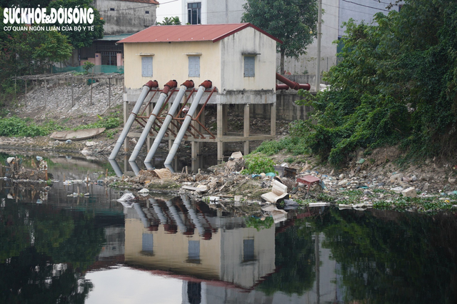 Sông Nhuệ ô nhiễm trầm trọng chảy quanh Hà Nội, vì sao khó xử lý?- Ảnh 10.