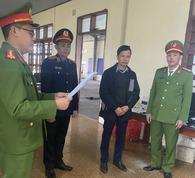 Khởi tố một phó giám đốc trung tâm đăng kiểm ở Quảng Bình vì nhận hối lộ- Ảnh 1.