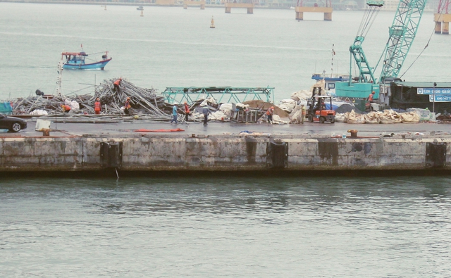 Cảng Nha Trang xuống cấp nghiêm trọng, tạm thời không tiếp nhận tàu khách nội địa- Ảnh 2.