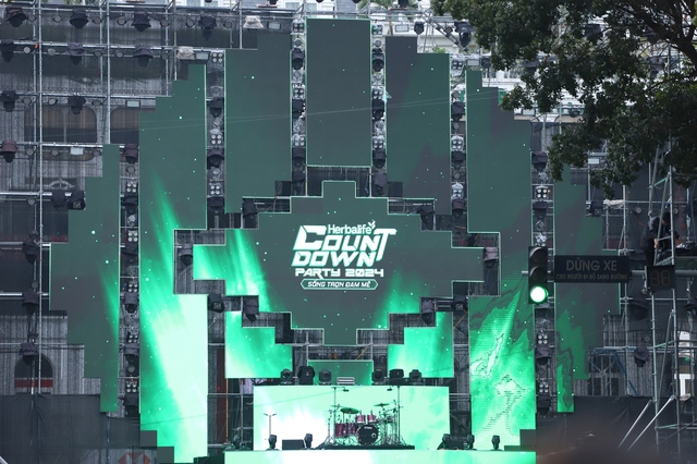 Sân khấu phố đi bộ Hồ Gươm đã sẵn sàng cho chương trình Countdown 2024- Ảnh 10.