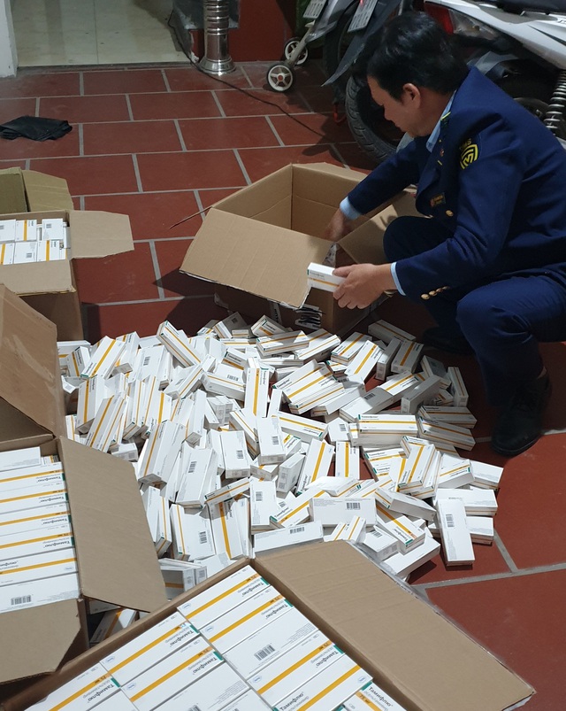 Thu giữ hơn 1000 hộp thuốc tamiflu nhập lậu tại hộ kinh doanh dược phẩm '2 không"- Ảnh 2.