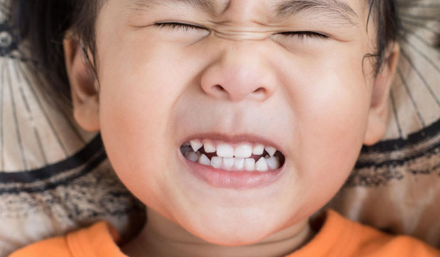 Tại sao trẻ lại nghiến răng? - Ảnh 2.