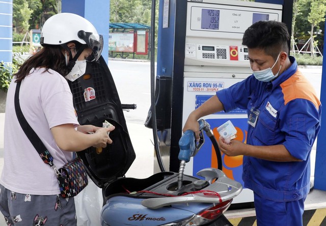 Bộ Tài chính nói gì về kiến nghị bỏ thuế tiêu thụ đặc biệt đối với xăng? - Ảnh 1.