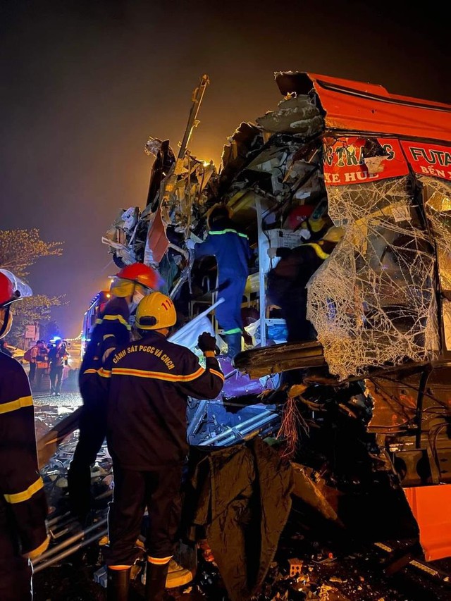 Lời khai của tài xế xe khách trong vụ tai nạn khiến 16 người thương vong - Ảnh 2.
