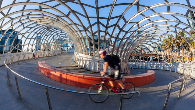 Top 10 thành phố đẹp và thân thiện với xe đạp nhất trên thế giới - Ảnh 6.