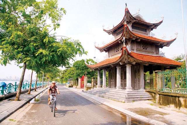 Những ngôi chùa  tại Hà Nội nổi tiếng linh thiêng, đông nghịt người đi lễ ngày Rằm tháng Giêng - Ảnh 6.