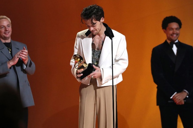Những hình ảnh ấn tượng tại lễ trao giải Grammy 2023 - Ảnh 2.
