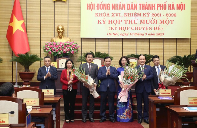 Bà Vũ Thu Hà được bầu giữ chức vụ Phó Chủ tịch UBND TP. Hà Nội - Ảnh 2.