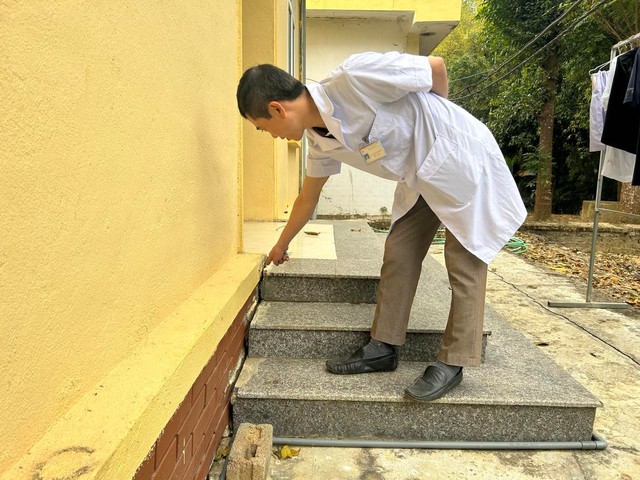 Trạm y tế thị trấn huyện vùng cao Quan Sơn xuống cấp nghiêm trọng - Ảnh 5.
