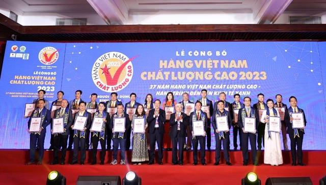 Dược phẩm Tâm Bình lần thứ 5 liên tiếp đạt chứng nhận Hàng Việt Nam chất lượng cao - Ảnh 1.