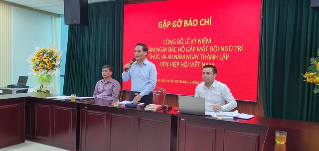 PGS.TS Phạm Ngọc Linh, Phó Chủ tịch Liên hiệp các hội Khoa học và Kỹ thuật Việt Nam chủ trì buổi gặp gỡ.