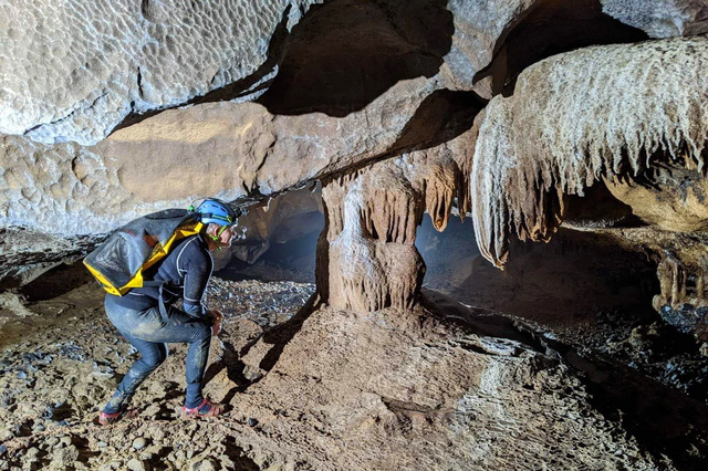 Phát hiện hệ thống hang động dài hơn 3,3km còn nguyên sơ tại Quảng Bình - Ảnh 2.