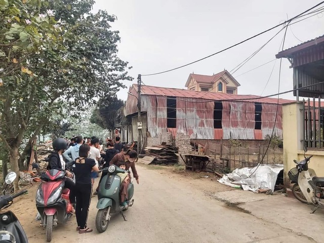 Cháy xưởng gỗ ở Bắc Giang khiến 5 người thương vong - Ảnh 2.