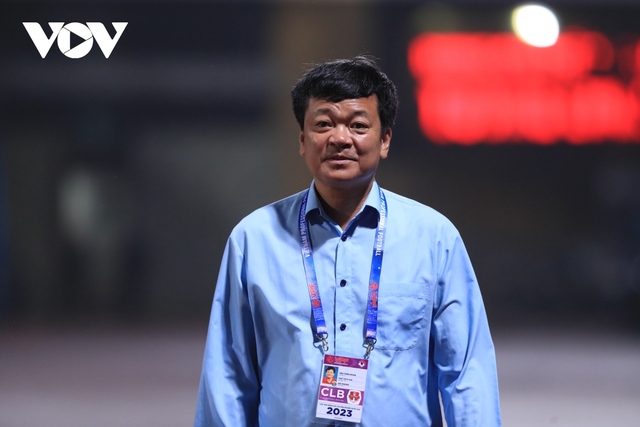 Hứa lèo khi CĐV vẫn đốt pháo sáng, Chủ tịch CLB Hải Phòng đổ lỗi cho… Hà Nội FC - Ảnh 2.