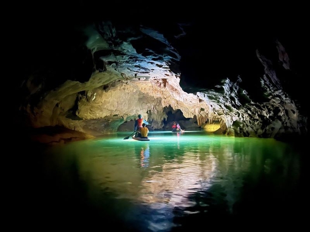 Phát hiện thêm 22 hang động tuyệt đẹp, dài gần 12km tại Quảng Bình - Ảnh 1.