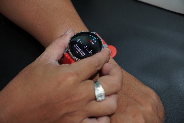 Người dùng thỏa mong chờ với tính năng ECG theo dõi sức khỏe tim mạch trên Garmin Venu 2 Plus - Ảnh 3. Người dùng thỏa mong chờ với tính năng ECG theo dõi sức khỏe tim mạch trên Garmin Venu 2 Plus - Ảnh 3.