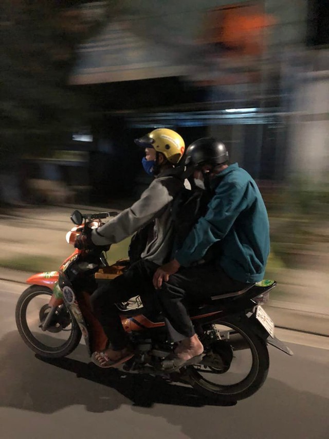 Đội SOS Cam Lâm xuyên đêm đi giúp người - Ảnh 6.