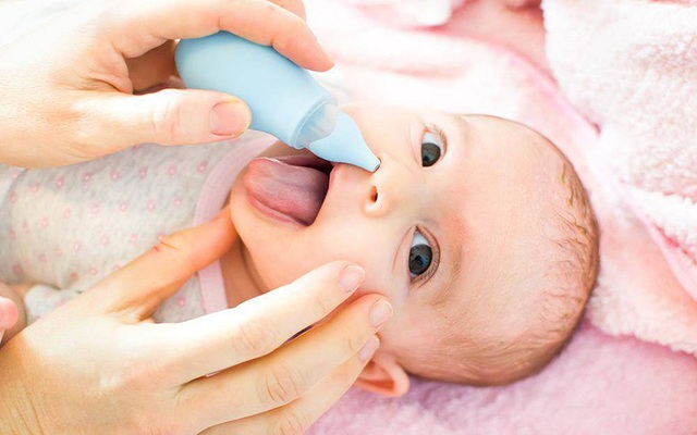 Trẻ sơ sinh khụt khịt mũi cần xử trí như thế nào? - Ảnh 2.
