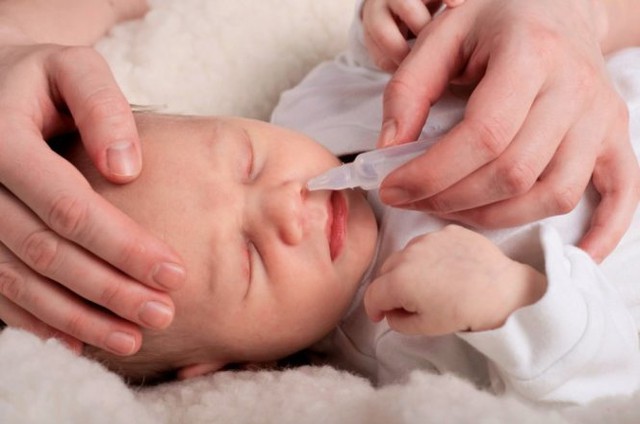 Trẻ sơ sinh khụt khịt mũi cần xử trí như thế nào? - Ảnh 3.