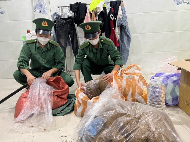 Phát hiện cơ sở sản xuất thảo mộc nghi tẩm chất ma túy tại Đà Nẵng - Ảnh 1.