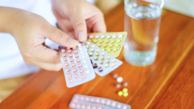 10 tác dụng phụ của thuốc tránh thai phổ biến nhất - Ảnh 2.