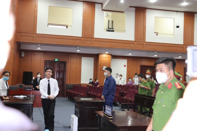 Hình ảnh Nguyễn Kim Trung Thái trong buổi tuyên án vụ “dì ghẻ” bạo hành chết bé 8 tuổi  - Ảnh 2.
