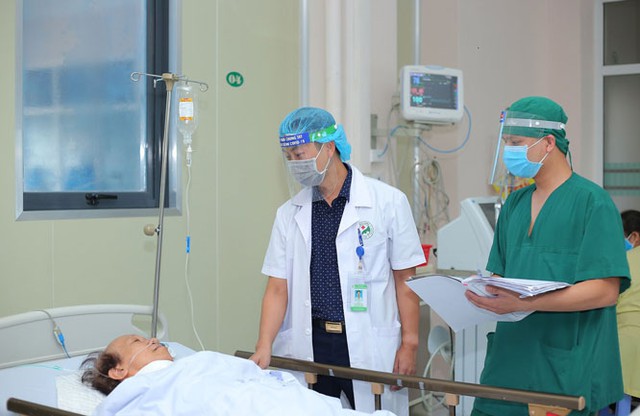 Người bệnh được chăm sóc tại BVĐK Đức Giang - Long Biên.